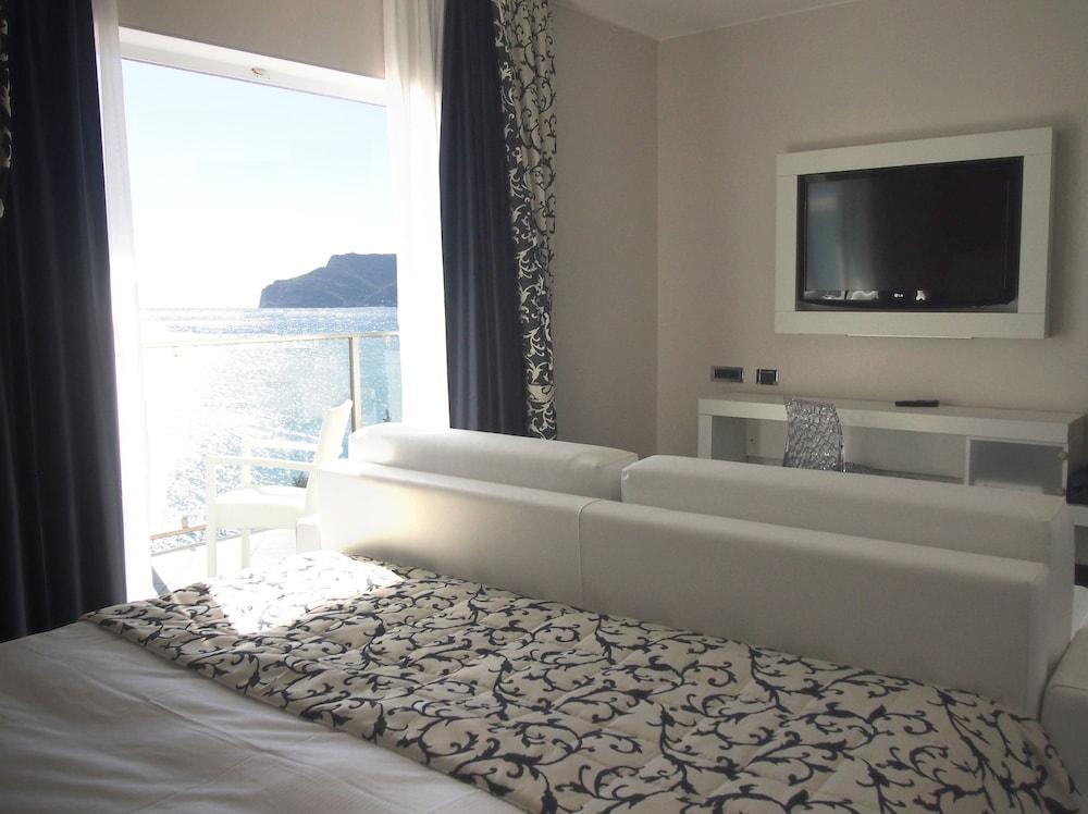 ספוטורנו Best Western Hotel Acqua Novella מראה חיצוני תמונה